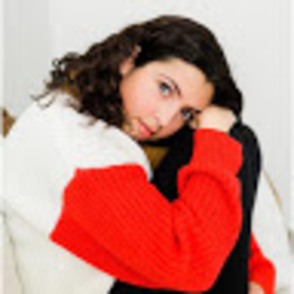 Meet your Posher, Elena - Picture 1 of 1